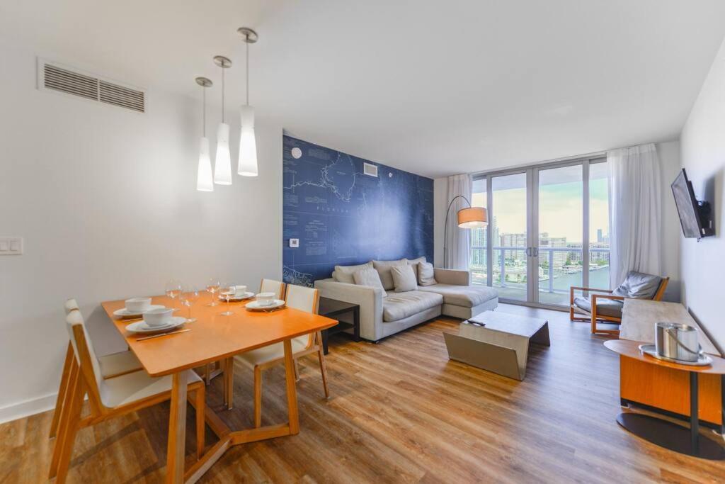 Cozy 1Br Condo Beachwalk Resort Hallandale Beach Exterior photo