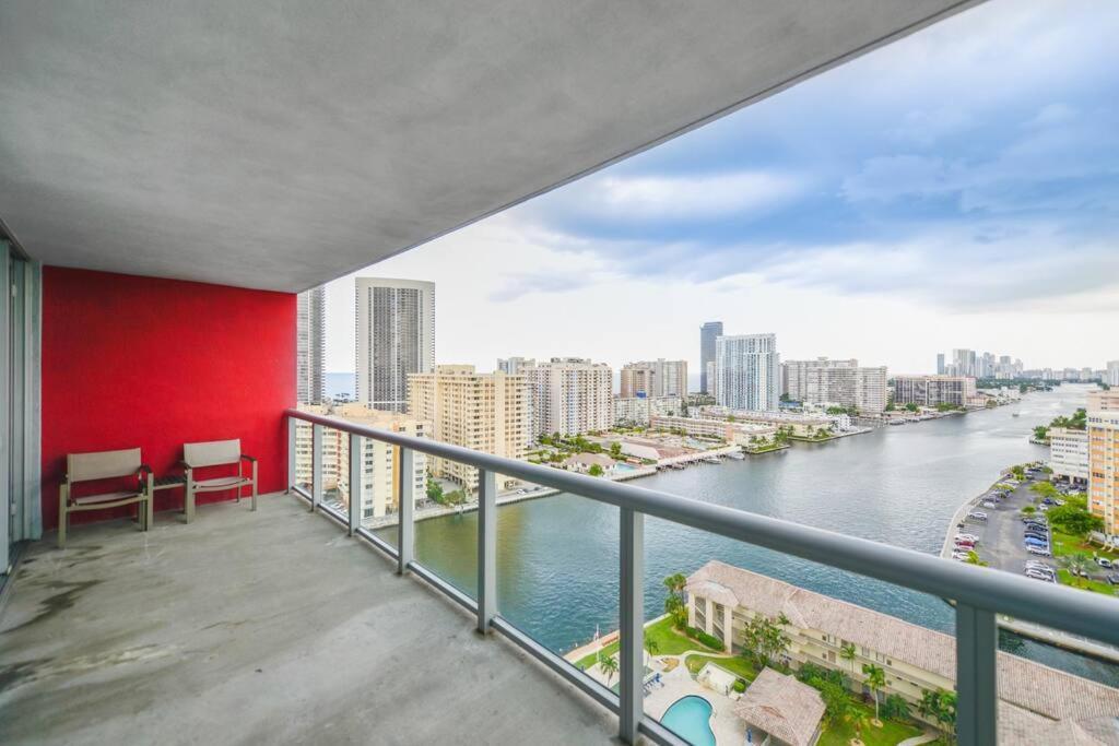 Cozy 1Br Condo Beachwalk Resort Hallandale Beach Exterior photo